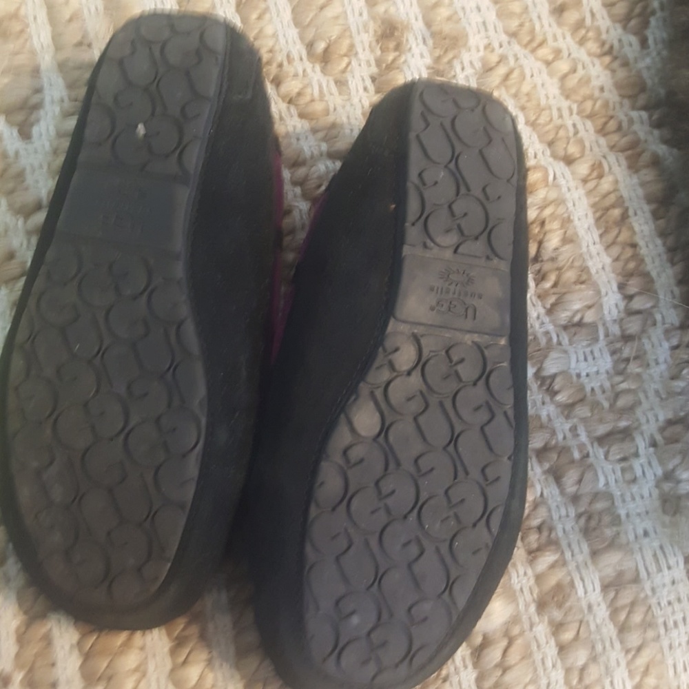 Ugg Dakota black moccasins girls size 2 - Picture 4 of 4